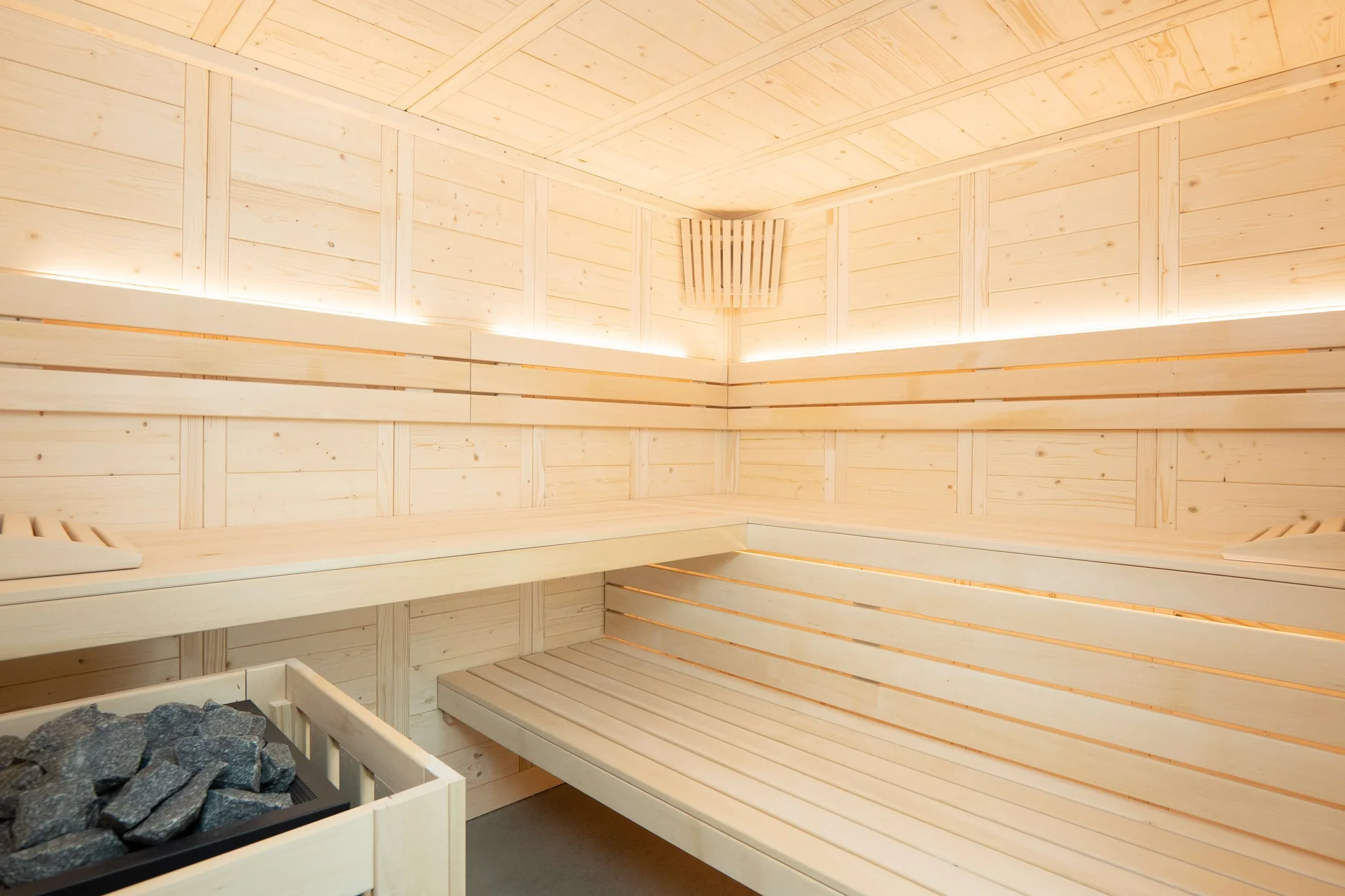 Almost Heaven Wolfpine 2-5 Person Indoor Sauna (Heritage Collection)