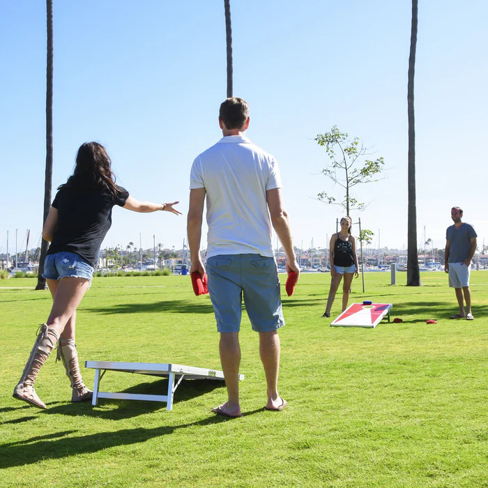 Classic 4 ft x 2 ft Cornhole Set