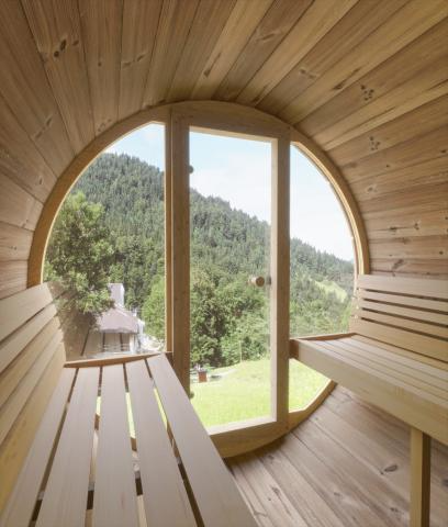 Model E8G 6 Person Traditional Barrel Sauna