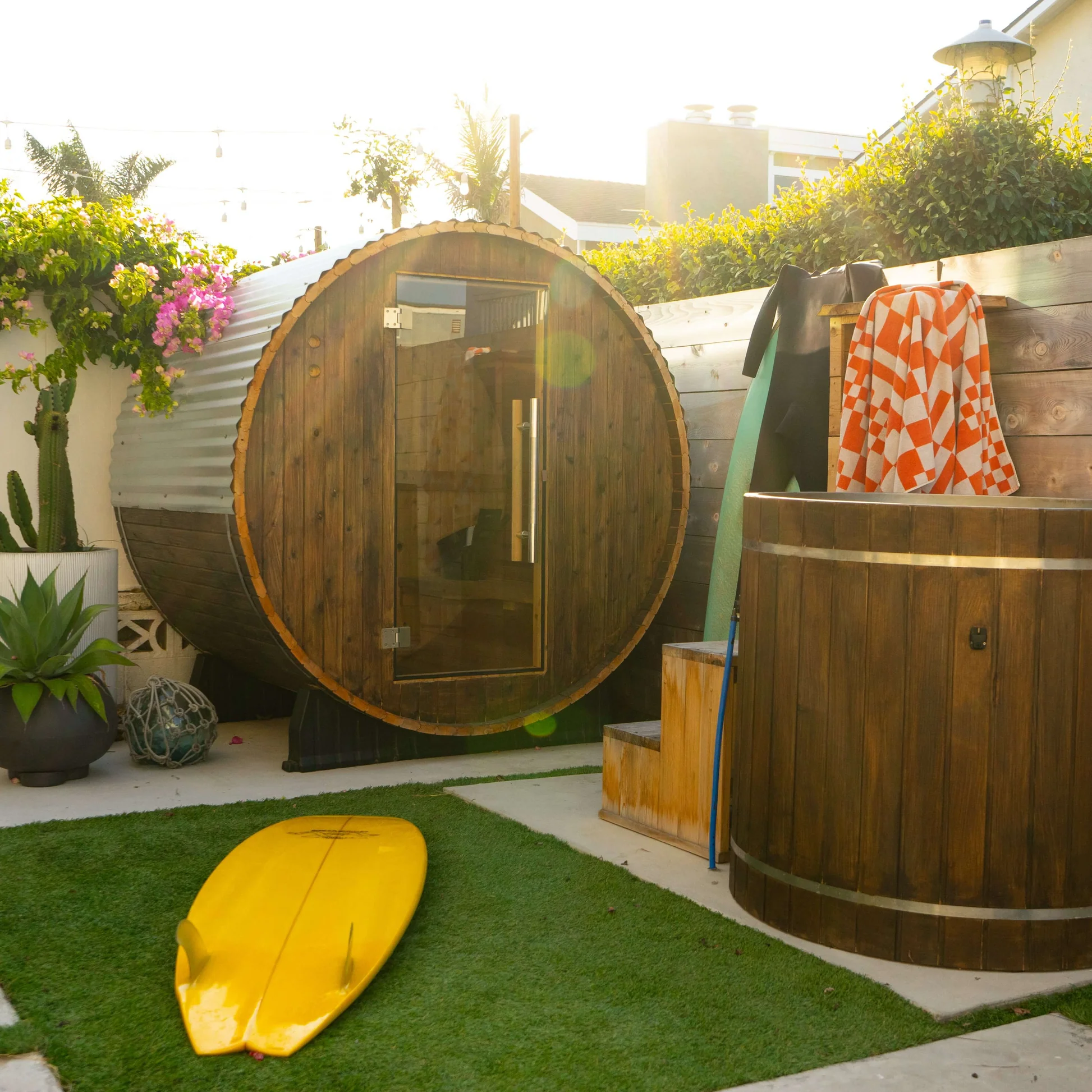 Almost Heaven Watoga 4-Person Barrel Sauna