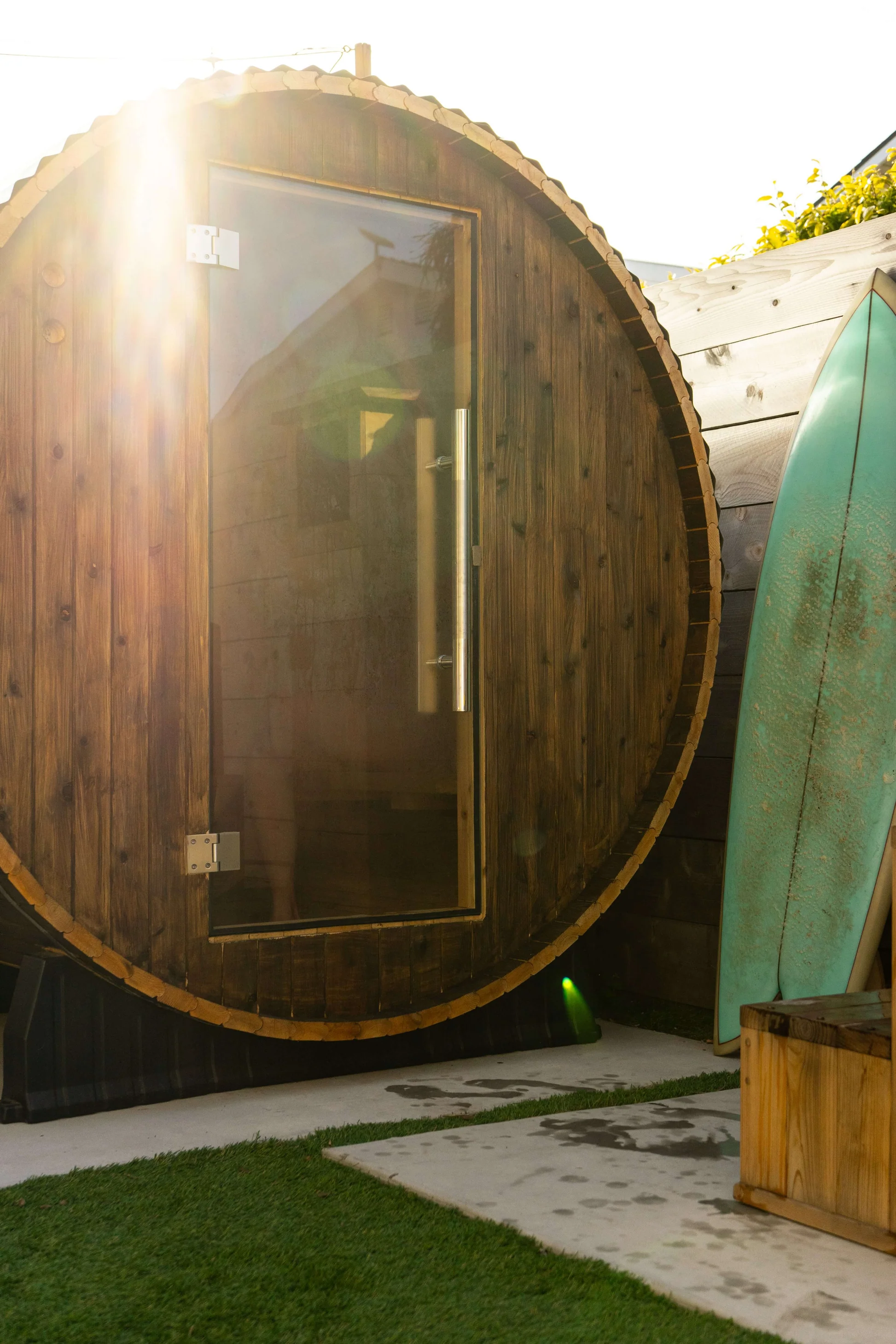 Almost Heaven Watoga 4-Person Barrel Sauna