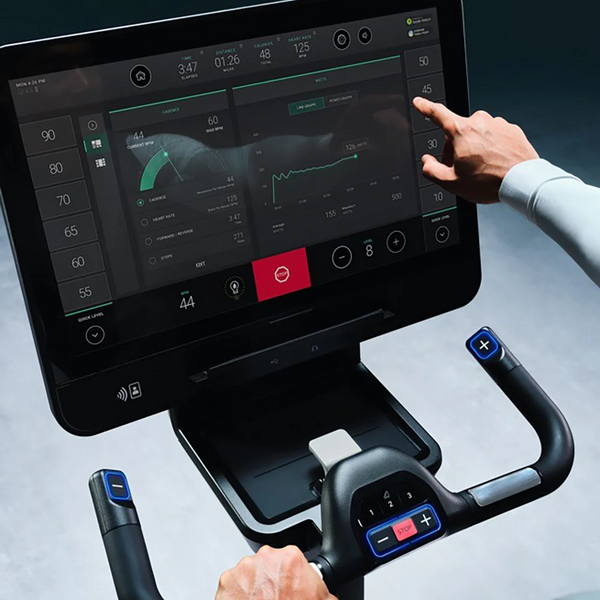 Life Fitness Symbio SwitchCycle® Upright Bike
