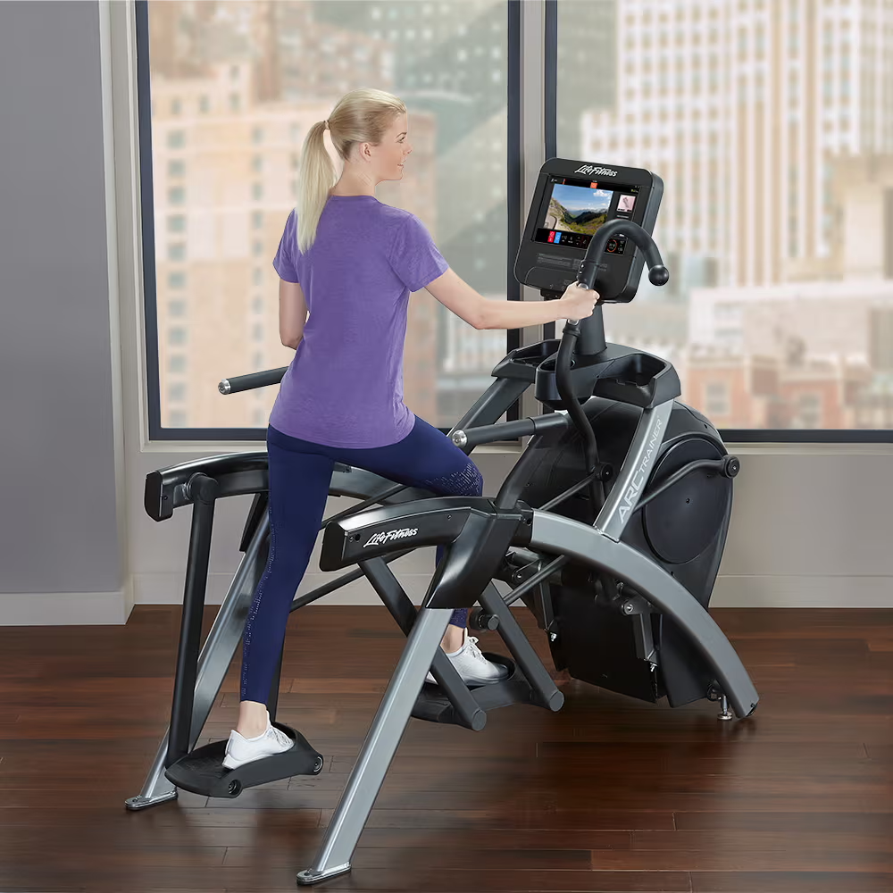 Life Fitness Club Series+ Total Body Arc Trainer