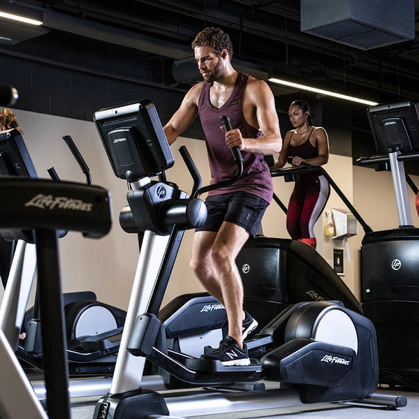 Life Fitness Club Series + Elliptical Cross-Trainer
