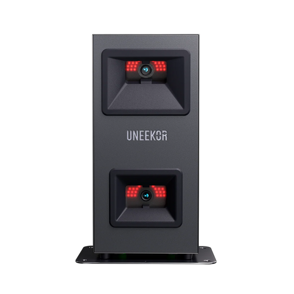 Uneekor EYE Mini Lite Garage Golf Simulator Package
